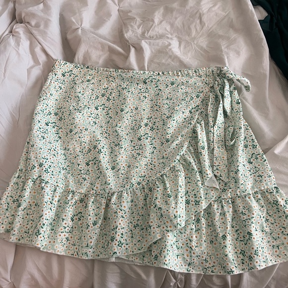 Set - Picture 4 of 4